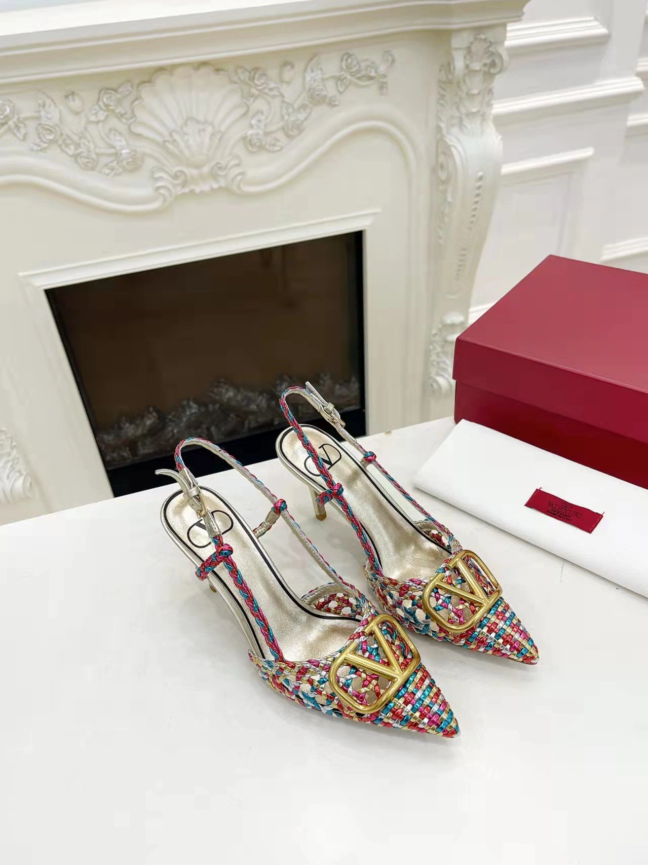 V1859ti9o XW2S0R01WULQD7 Heel height：7.5CM sheepskin item:ET-X000E1401W
